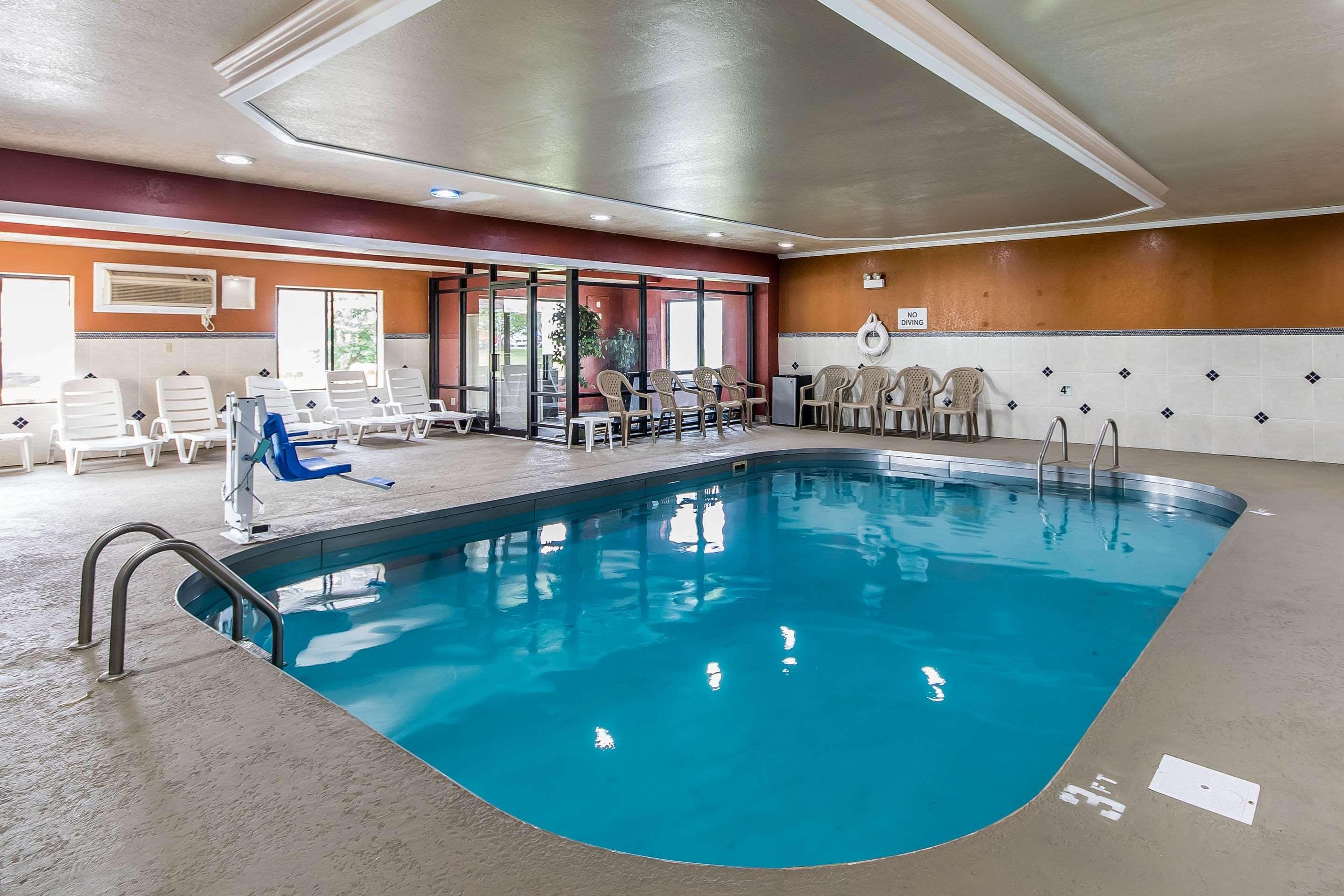 Quality Inn & Suites Stacer Buitenkant foto