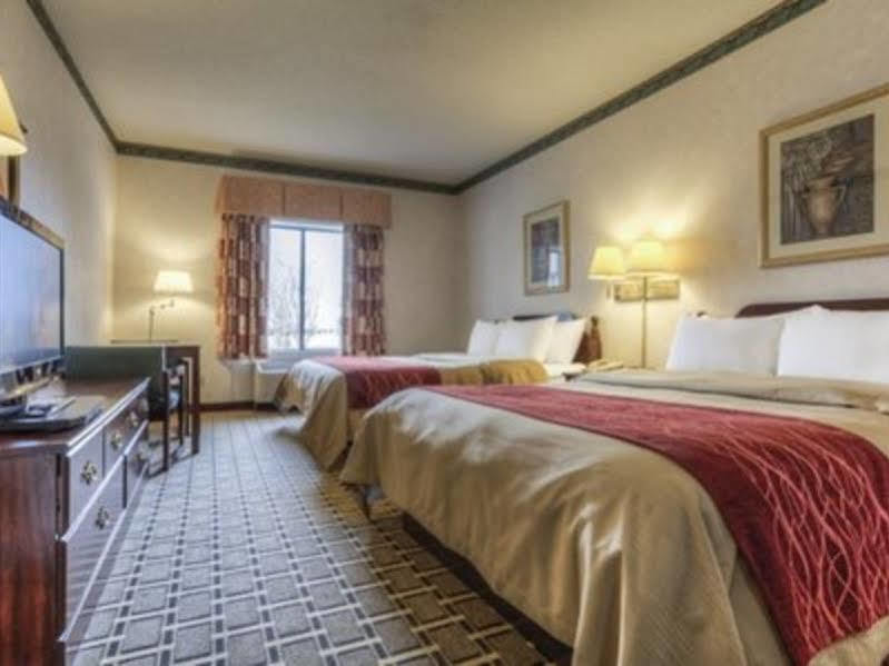 Quality Inn & Suites Stacer Buitenkant foto